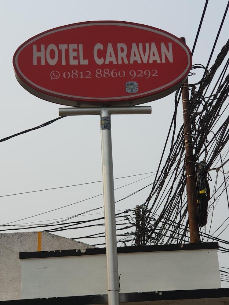 Hotel Caravan Tanah Abang Джакарта Экстерьер фото